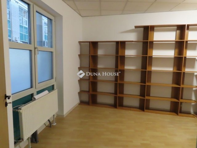 Kiadó iroda, Budapesten, IV. kerületben 140 E Ft / hó