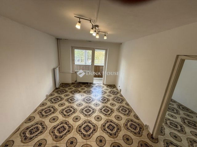 Eladó panellakás, Budapesten, III. kerületben 65.9 M Ft, 2 szobás