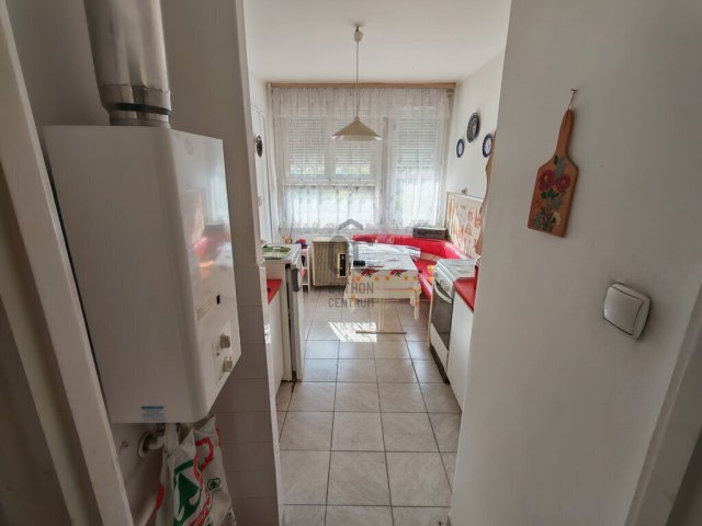 Eladó téglalakás, Cegléden 49.5 M Ft, 3 szobás