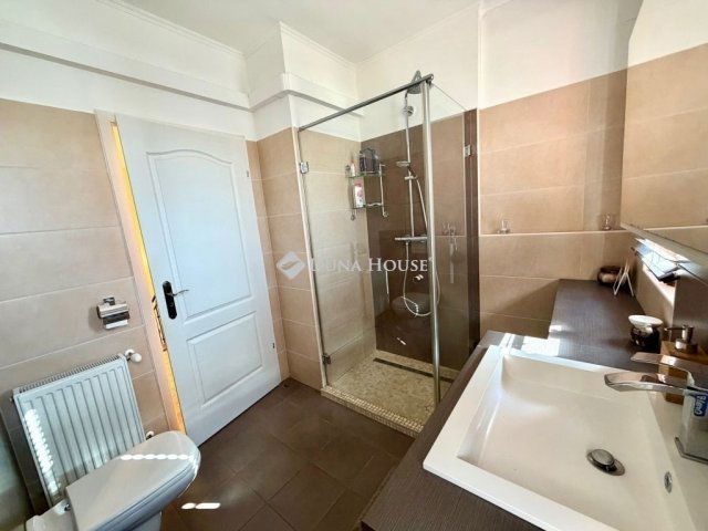 Eladó téglalakás, Fóton 156.9 M Ft, 4 szobás