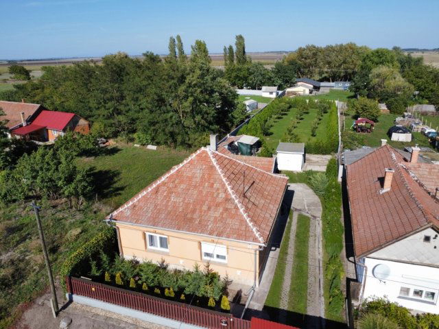 Eladó családi ház, Hevesvezekényen 16.9 M Ft, 2 szobás