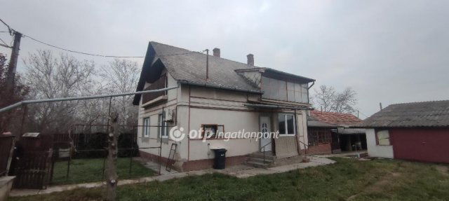 Eladó családi ház, Kunszentmártonban 21.99 M Ft, 3 szobás