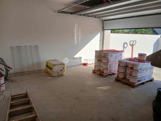 Eladó családi ház, Debrecenben 208 M Ft, 4 szobás