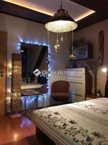 Eladó ikerház, Szegeden 147.9 M Ft, 5 szobás