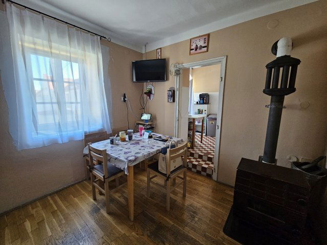 Eladó téglalakás, Pápán 19.5 M Ft, 1 szobás