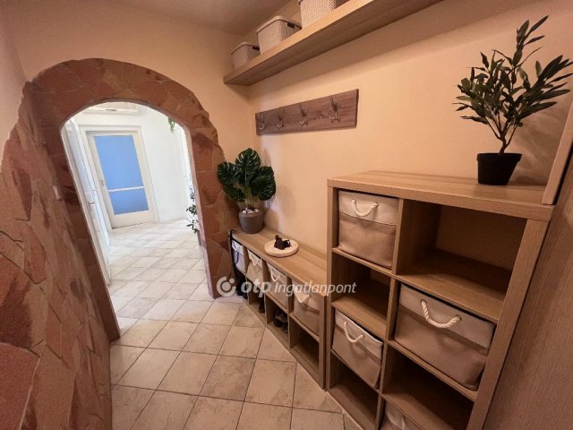 Eladó panellakás, Szegeden 59 M Ft, 3 szobás