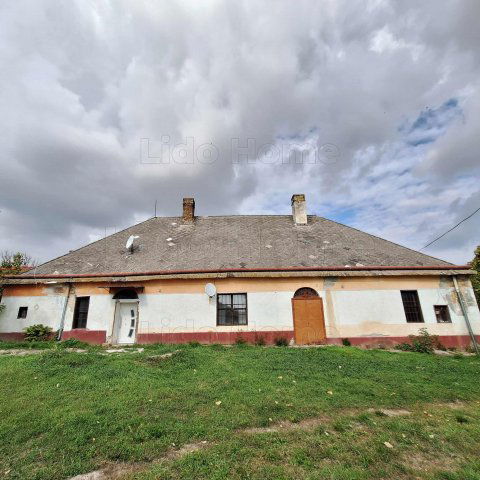 Eladó családi ház, Csajágon 39.9 M Ft, 7 szobás