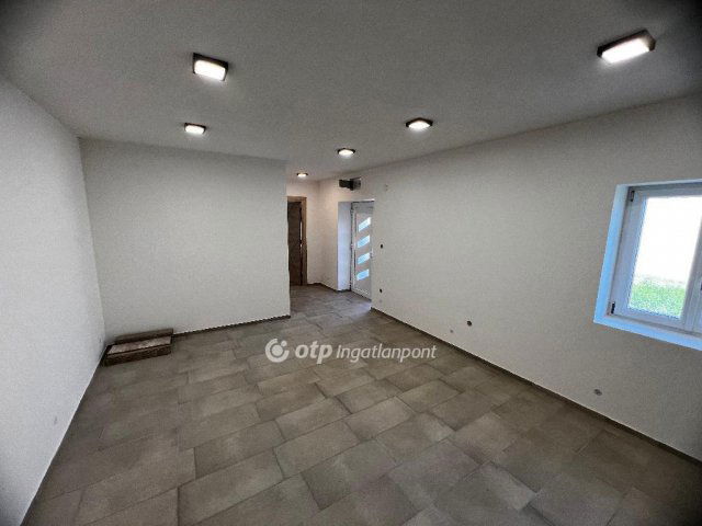 Eladó családi ház, Mezőkövesden 20.5 M Ft, 2 szobás