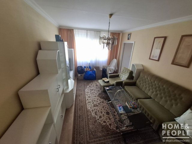 Eladó téglalakás, Szegeden 58.5 M Ft, 3 szobás