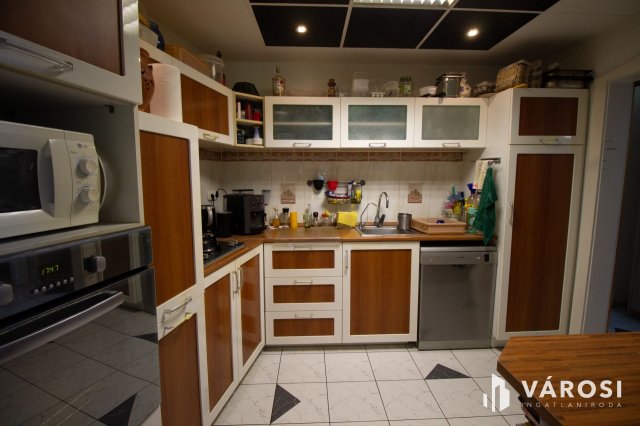 Eladó családi ház, Győrött 89.9 M Ft, 3 szobás