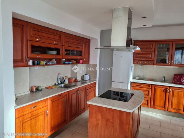 Kiadó téglalakás, albérlet, Pécsett 400 E Ft / hó, 4 szobás