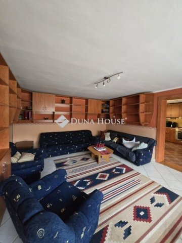 Eladó családi ház, Bakonycsernyén 66 M Ft, 4 szobás