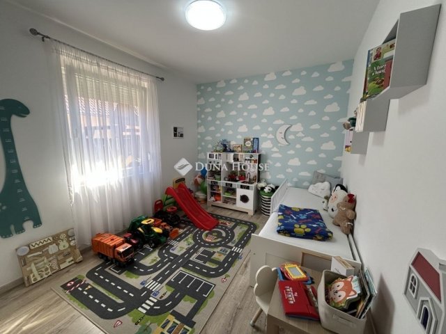 Eladó családi ház, Újhartyánon 79.9 M Ft, 3 szobás