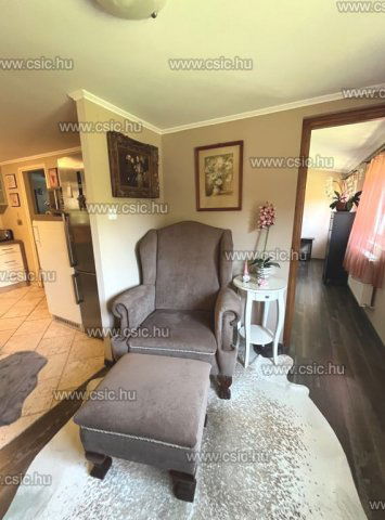 Eladó családi ház, Tahitótfalun 89 M Ft, 4 szobás