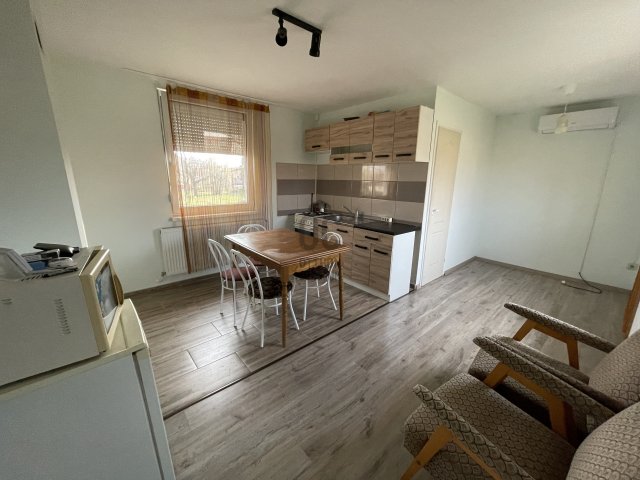 Eladó családi ház, Debrecenben 33 M Ft, 1 szobás