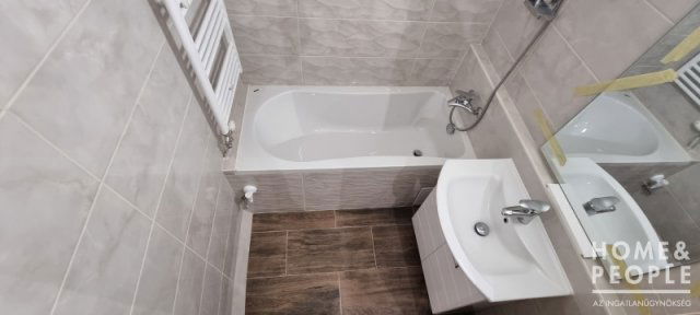 Eladó téglalakás, Szegeden 69.9 M Ft, 3+1 szobás