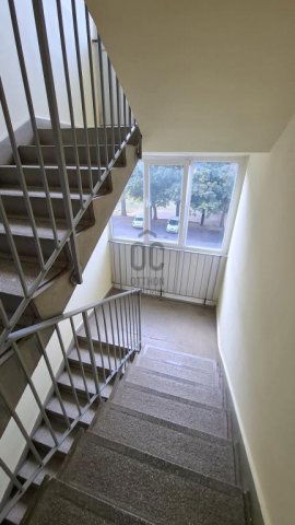 Eladó panellakás, Pécsett 41.8 M Ft, 2 szobás