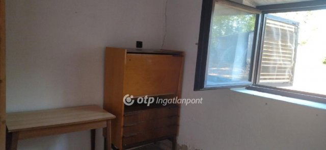 Eladó családi ház, Tápióbicskén 9 M Ft, 2 szobás