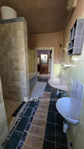 Eladó családi ház, Nicken 17 M Ft, 4 szobás