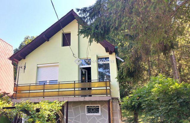 Eladó nyaraló, Kesztölcön, Kígyó utcában 37.9 M Ft, 3 szobás