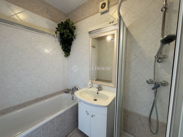 Kiadó téglalakás, albérlet, Kecskeméten 180 E Ft / hó
