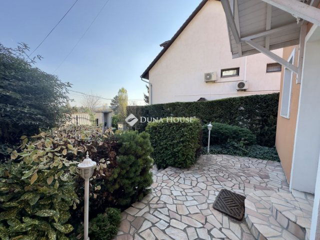 Eladó családi ház, Budaörsön 160 M Ft, 3+2 szobás