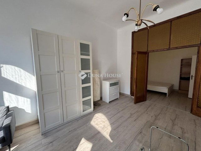 Eladó téglalakás, Budapesten, VII. kerületben 62.5 M Ft