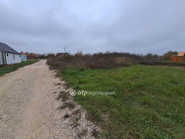 Eladó telek, Hajmáskéren 12 M Ft / költözzbe.hu