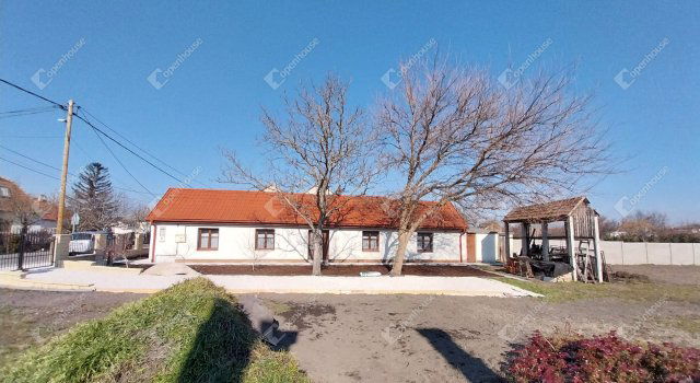 Kiadó családi ház, albérlet, Székesfehérvárott 350 E Ft / hó