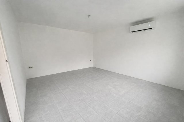 Eladó téglalakás, Vácon 32 M Ft, 1 szobás