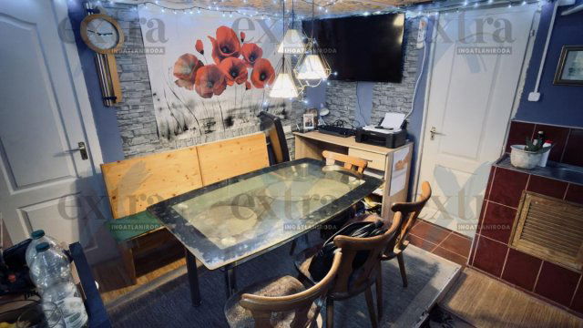 Eladó családi ház, Röszkén 65.99 M Ft, 6 szobás