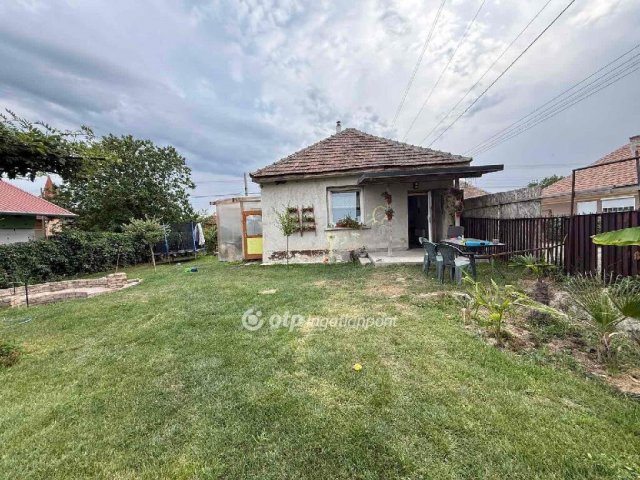 Eladó családi ház, Dabason 52 M Ft, 4 szobás