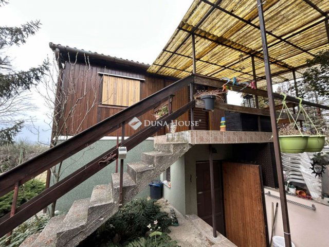 Eladó nyaraló, Únyon 29.9 M Ft, 3 szobás / költözzbe.hu