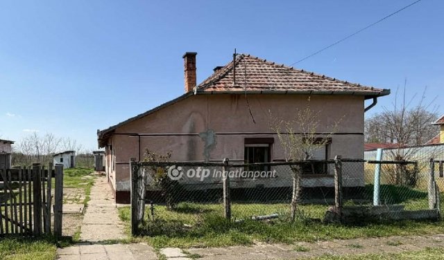 Eladó családi ház, Csanyteleken 6.99 M Ft, 2+1 szobás