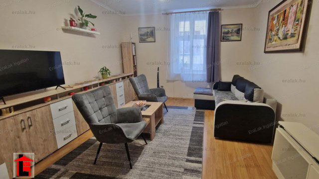 Eladó téglalakás, Győrött 65.555 M Ft, 2 szobás