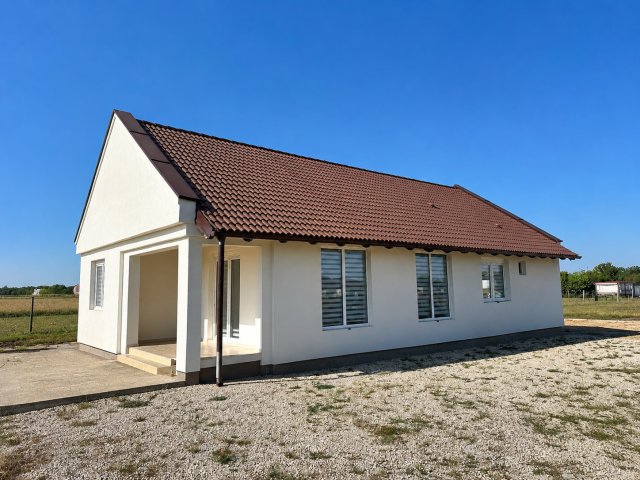 Eladó családi ház, Ságváron 104.9 M Ft, 3+1 szobás