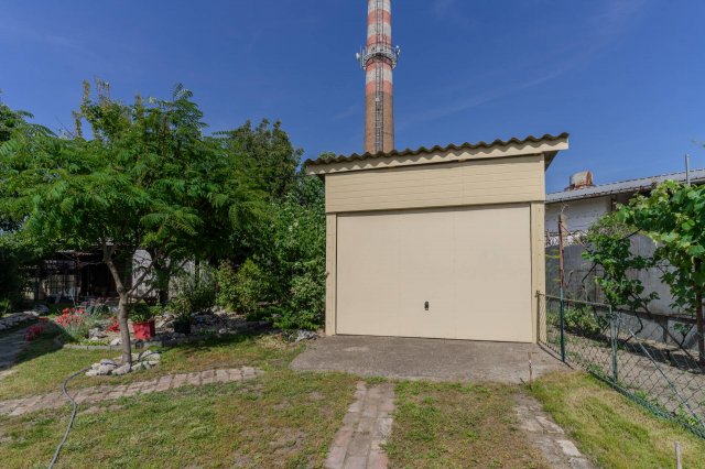Eladó családi ház, Baján 41 M Ft, 4+2 szobás