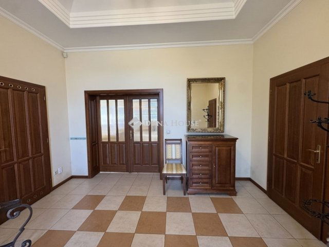 Eladó családi ház, Kecskeméten 325 M Ft, 4 szobás