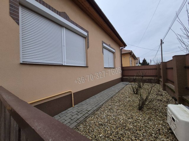 Eladó családi ház, Tiszafüreden 63.5 M Ft, 3 szobás