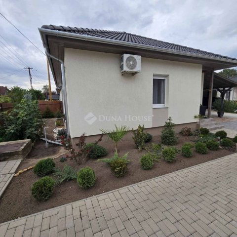 Eladó téglalakás, Lajosmizsén 80 M Ft, 4 szobás