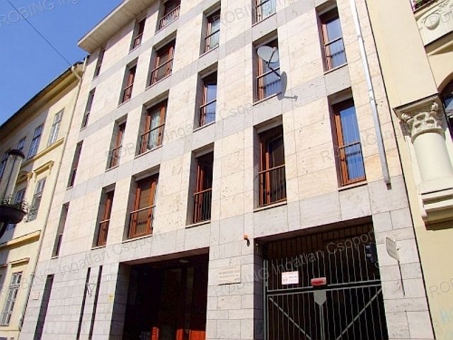 Eladó téglalakás, Budapesten, VII. kerületben, Kazinczy utcában