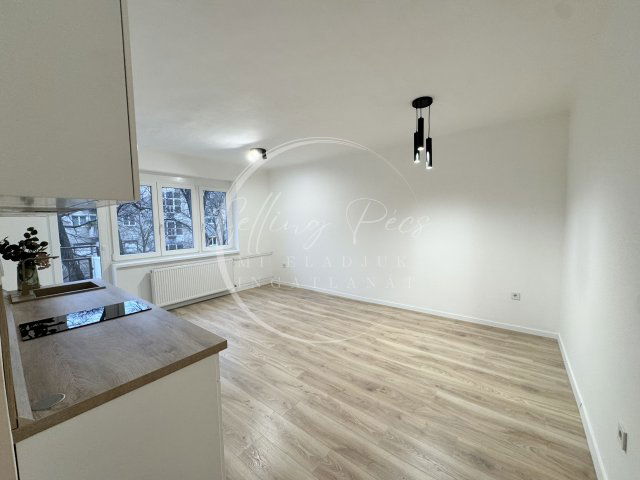 Eladó téglalakás, Pécsett, Athinay utcában 57.5 M Ft