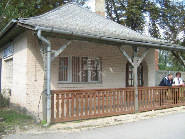 Kiadó üzlethelyiség, Székesfehérvárott 100 E Ft / hó