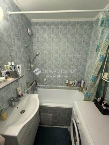 Eladó panellakás, Budapesten, XVIII. kerületben 68 M Ft, 2 szobás