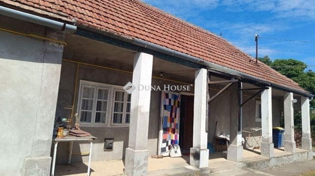 Eladó családi ház, Úrin 18.9 M Ft, 3 szobás