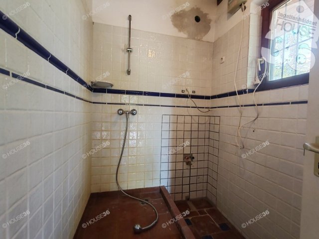 Eladó családi ház, Helvécián 39.9 M Ft, 2 szobás