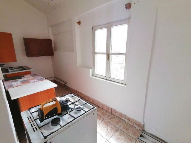 Eladó sorház, Pusztaszabolcson 8 M Ft, 1 szobás