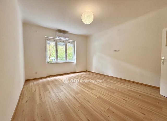Eladó téglalakás, Budapesten, XI. kerületben 57.5 M Ft, 1 szobás