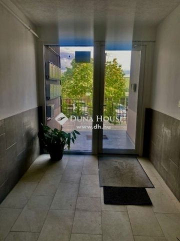 Eladó téglalakás, Pécsett 95 M Ft, 5 szobás