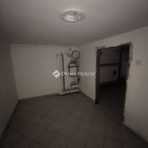 Eladó családi ház, Leányfaluban 142 M Ft, 3 szobás